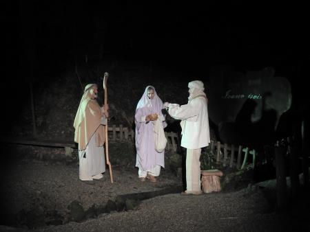 Utrinki iz druge uprizoritve predstave Božična noč, odigrane 5.1.2019 18